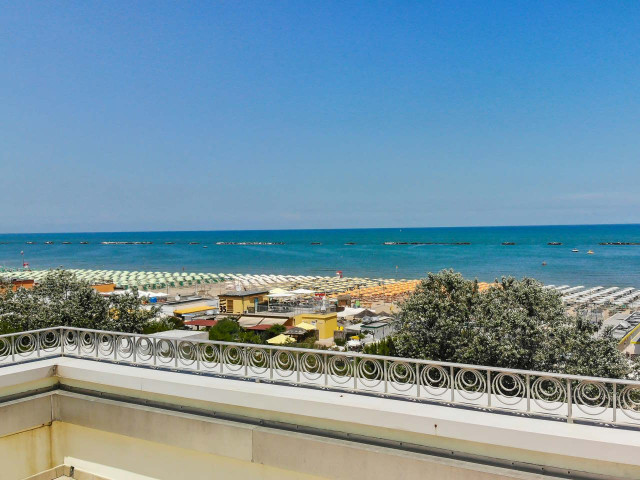 media.gallery panorama