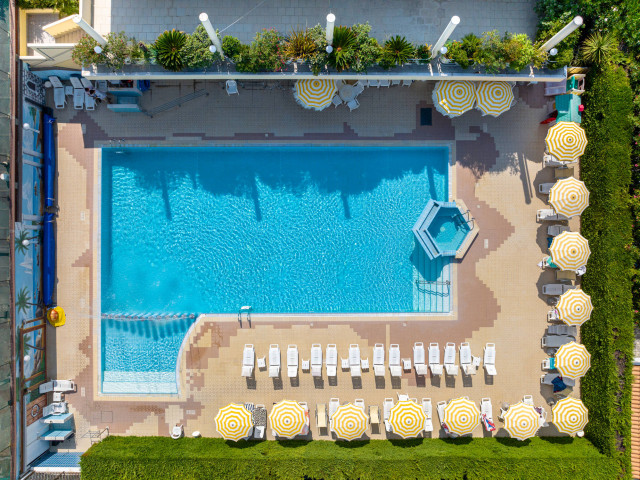 media.gallery piscina 2